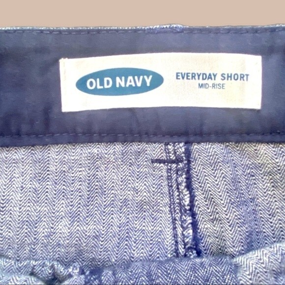 Women's Old Navy Every Day Shorts Mid Rise - Size 10 - 5” inseam - Blue Chambray - Picture 9 of 11